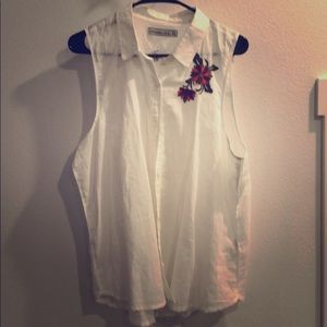 Abercrombie sleeveless blouse with embroidery